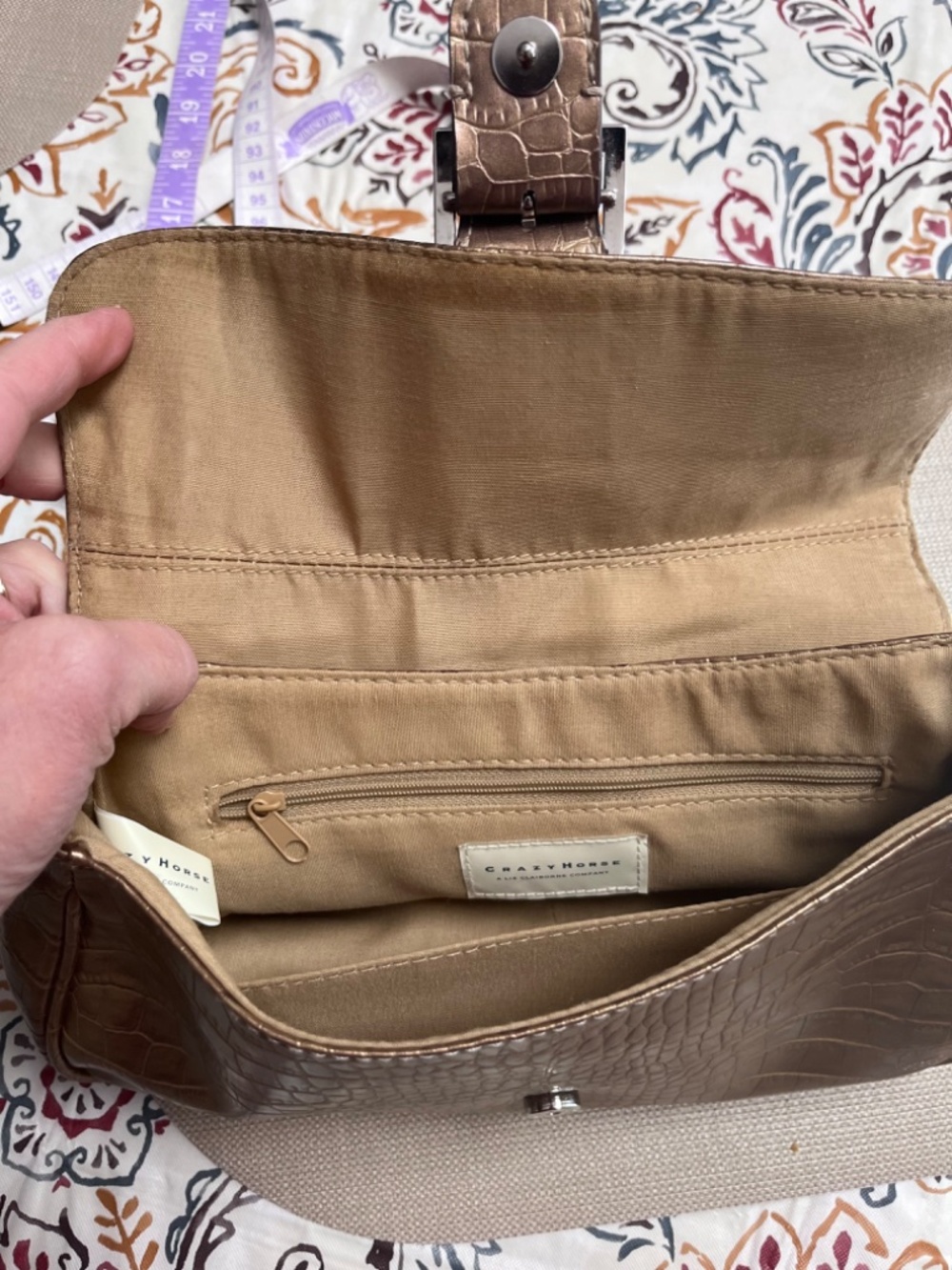 Vintage Y2K Crazy Horse/Liz Clairborne Bronze Metallic Faux Alligator Bag - Picture 9 of 13